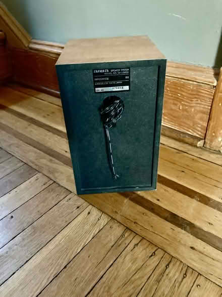 Photo of free Aiwa Stereo System w/Speakers (Mount Washington) #4