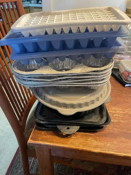 Photo of free Miscellaneous Kitchen Items (Harlem) #2