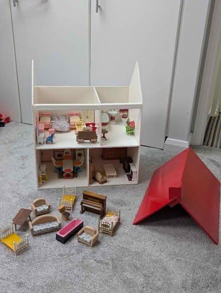 Photo of free Dolls house and accessories (Ashton Vale BS3) #2