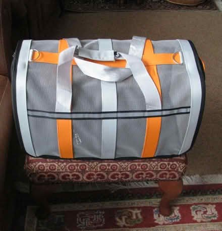 Photo of free Cat or small dog carrier (Horndean PO8) #1