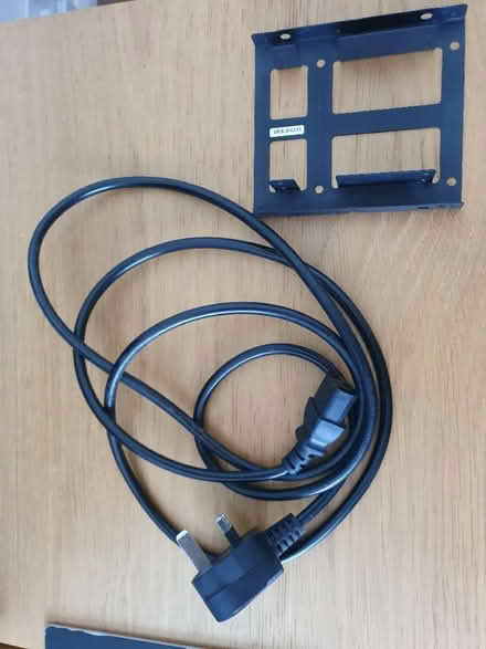 Photo of free PC box WITHOUT hard drive (Beaconsfield HP9) #3