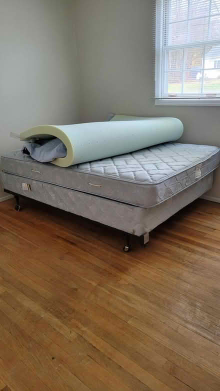 Photo of free beds & frames (Parker Drive Ossining NY) #1