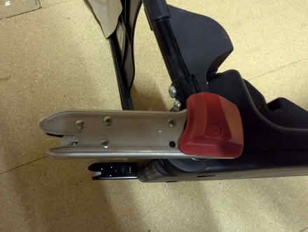 Photo of free Britax romer isofix car seat base (Eastbourne BN21) #3