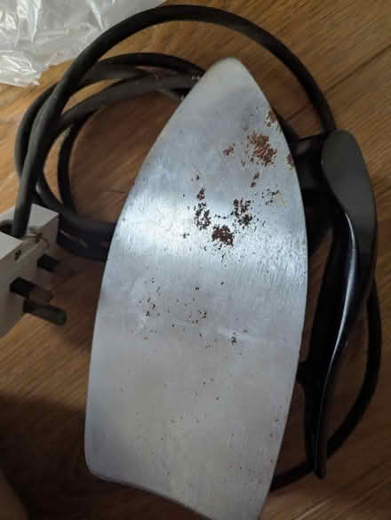 Photo of free Vintage camera and iron (BN3) #3