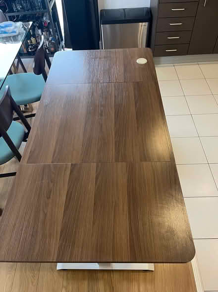 Photo of free Standing desk (E1) #1