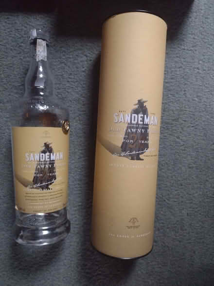 Photo of free Sandemans tawny Porto empty bottle and presentation box (Barry CF63) #2