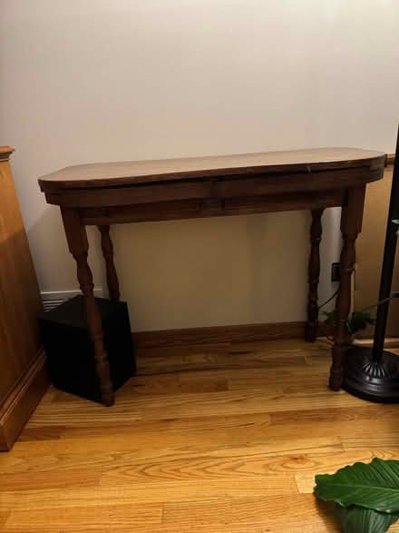 Photo of free Dressing table (Bensenville) #2