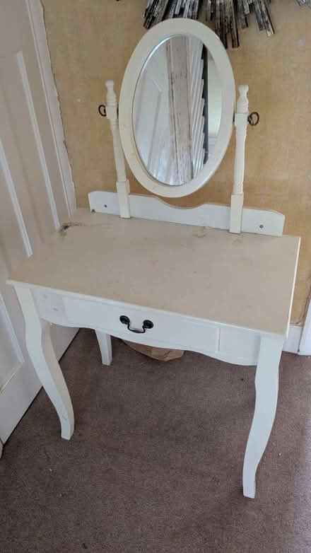 Photo of free Girls dressing table (BR1) #1