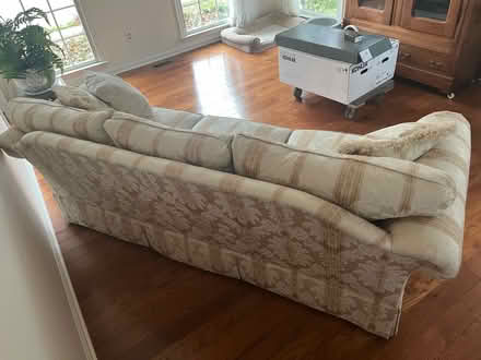 Photo of free Kendal Couch (Oakhill) #3