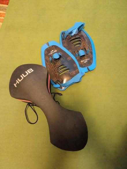 Photo of free Pull buoy (Hubb, large) and hand paddles (kalanji) (Headington OX3) #1