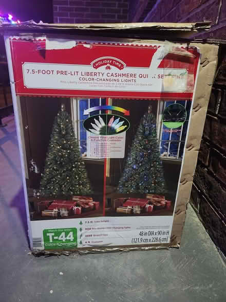Photo of free Christmas tree (Poplar bluff) #1