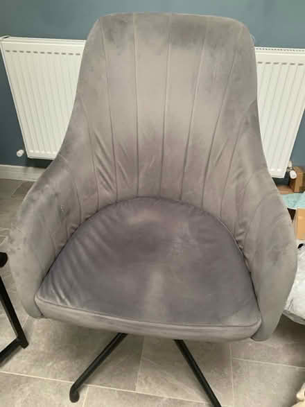 Photo of free Grey swivel chair (Quinton, B32) #4