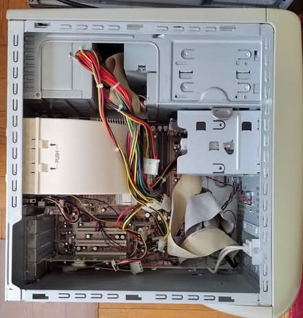 Photo of free Vintage computer (needs repair) (Brooklyn 11218) #2