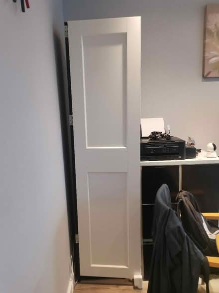 Photo of free cupboard door and shelf (Barnet EN5) #1