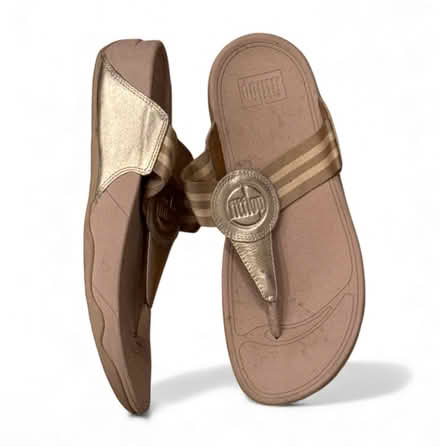 Photo of free Fitflop Woman’s Beige Flipflops (Brooklyn Storage) #1