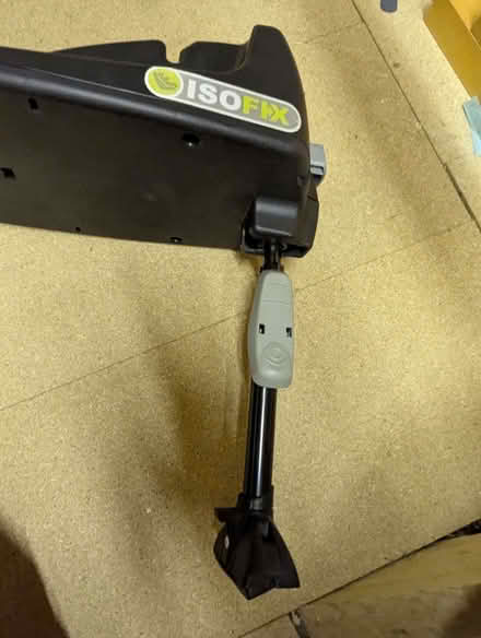 Photo of free Britax romer isofix car seat base (Eastbourne BN21) #1