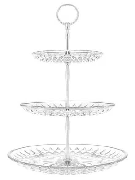 Photo of 3 tier cake stand (PE10 0Zd) #1