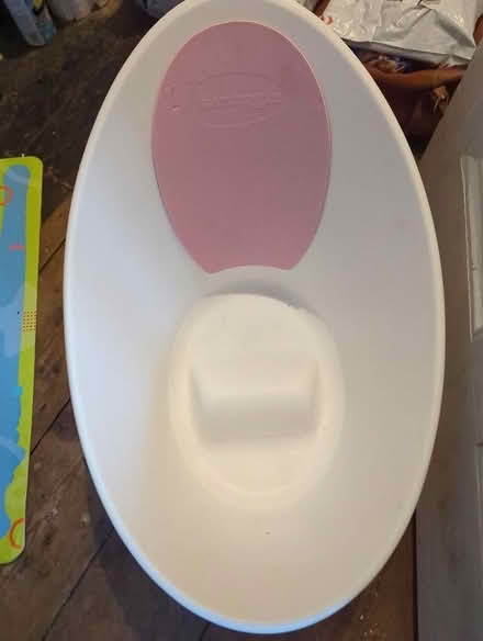 Photo of free Snuggle baby bath (Marsh LA1) #2