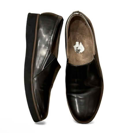 Photo of free Naturalizer Woman’s Shoe (Brooklyn Storage) #1