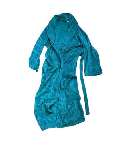 Photo of free Jaclyn Smith Woman’s Robe (Brooklyn Storage) #1