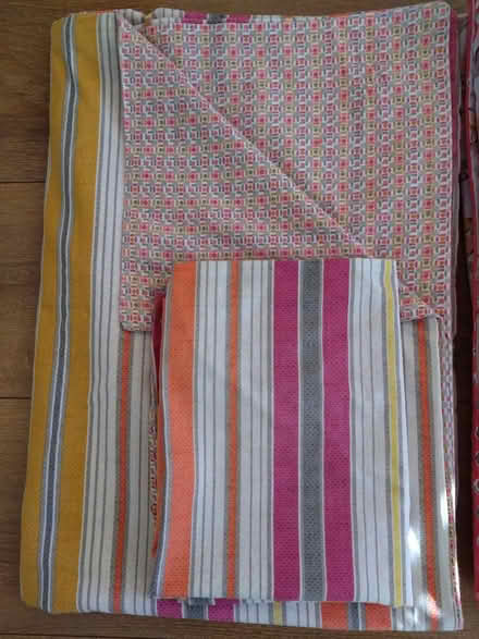 Photo of free 2 Single Duvet sets & extras (Ross-on-wye) #2