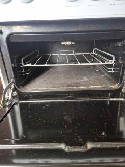 Photo of free Hotpoint gas oven and hob (SY11) #4