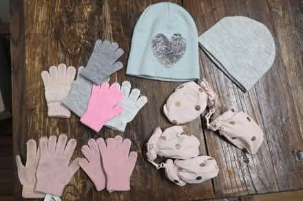 Photo of free Gloves • Mittens • Hats (Clapham Common) #2