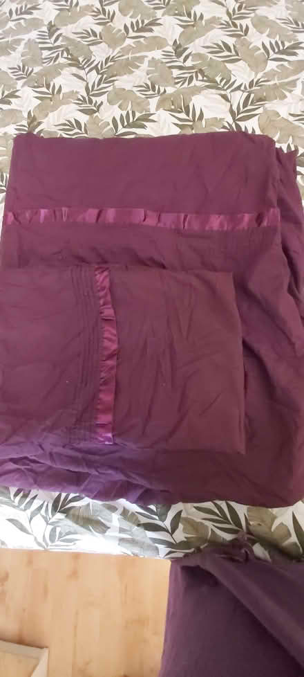 Photo of free king size bedding set (Moseley B13) #1
