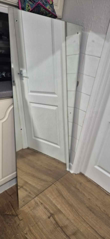 Photo of free Mirror (GL51) #1