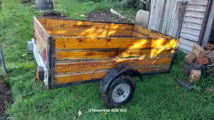 Photo of free Trailer (Kenilworth near Tiltyard Pub) #4