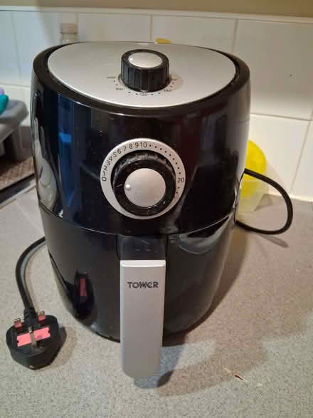 Photo of free Small air fryer (Gigg BL9) #1