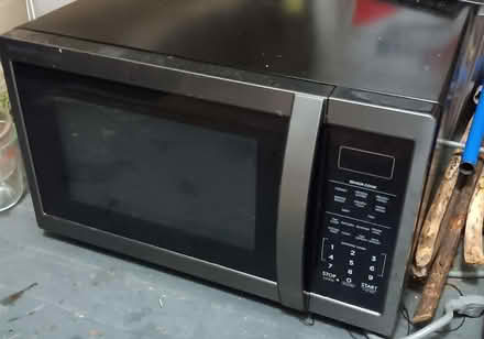 Photo of free Working 1500W microwave (Maple Leaf) #1