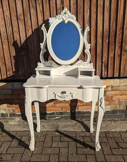 Photo of free Dresser & Mirror Set (Needs TLC) (PL4 Greenbank.) #1