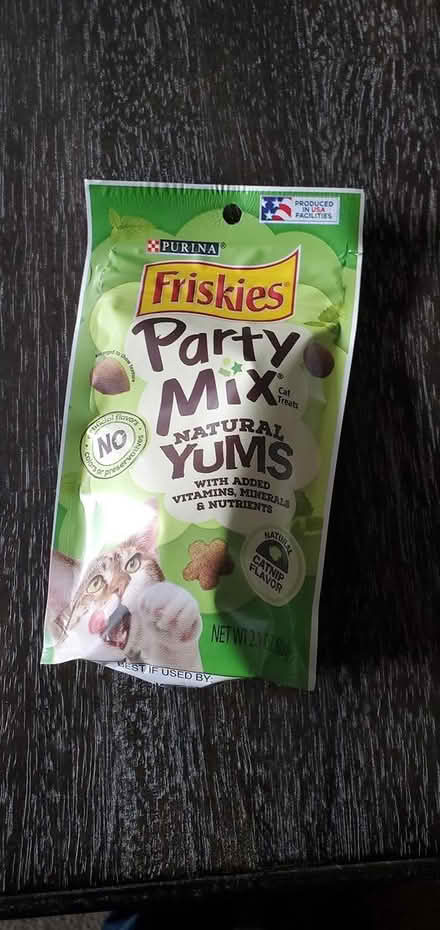 Photo of free Cat food/treats (Springfield - Scenic Hills) #1