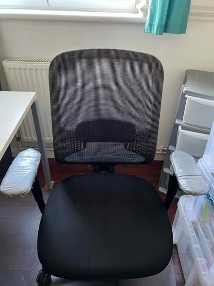 Photo of free Desk and office chair (Bermondsey SE16) #2