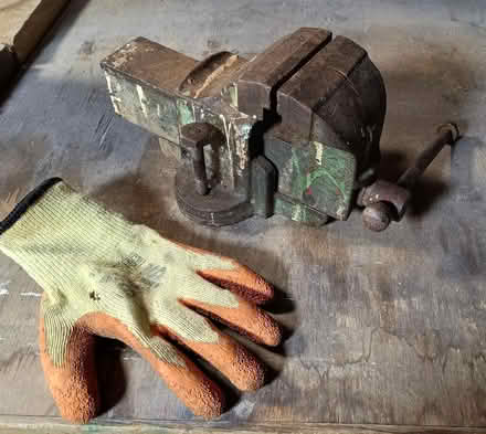 Photo of free Engineers Vice. (Storth LA7) #1