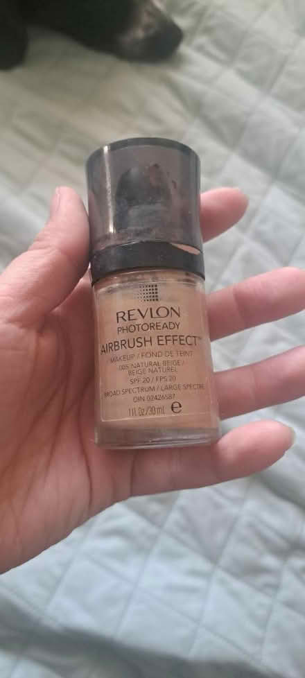 Photo of free Revlon Photoready -005 foundation (RG302) #2