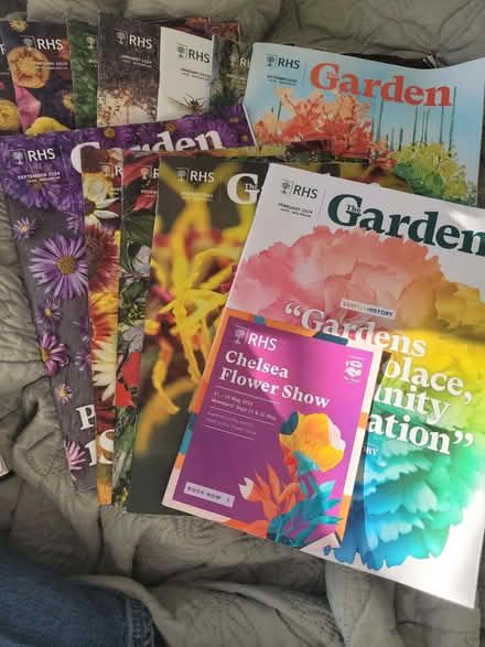 Photo of free RHS Garden magazines (Wisewood S6) #1