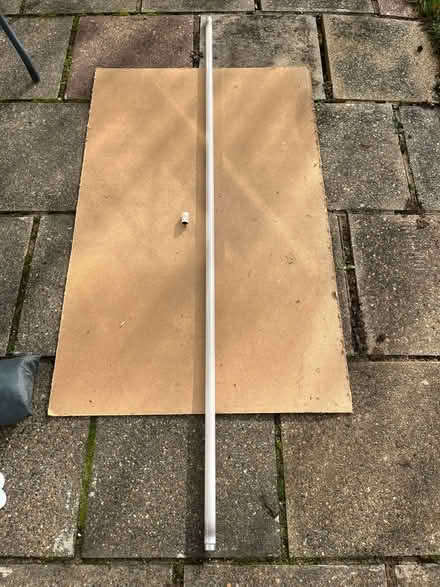 Photo of free Fluorescent Tube Lamp (St Stephens AL3) #1