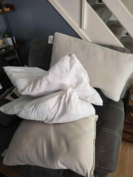 Photo of free 4 Pillows (St. Georges TF2) #1