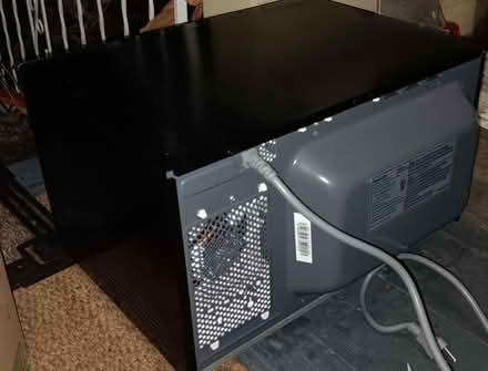 Photo of free Working 1500W microwave (Maple Leaf) #2