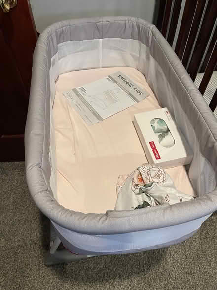 Photo of free Bassinet (59 & Stearns) #2