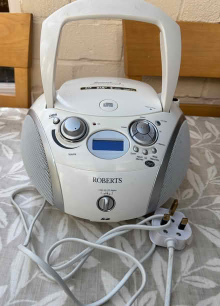 Photo of free Roberts small Zoom Box (Hurdsfield SK10) #1