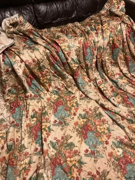 Photo of free Pair of curtains 190x225cm (Welling DA16) #1