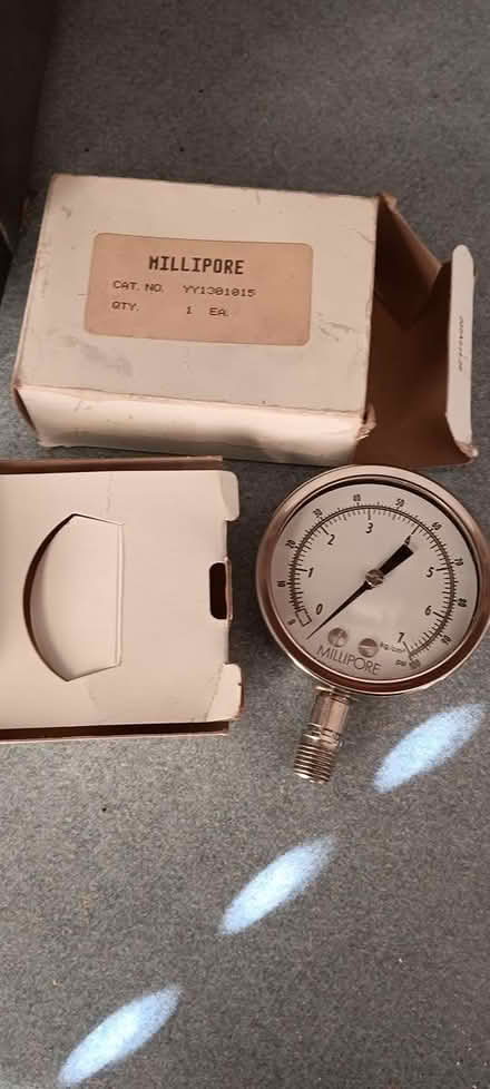 Photo of free 100 psi pressure gauge (melrose) #1
