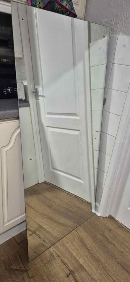 Photo of free Mirror (GL51) #2