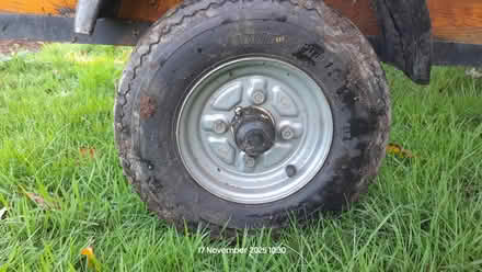 Photo of free Trailer (Kenilworth near Tiltyard Pub) #2