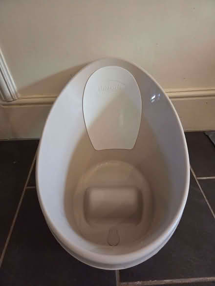 Photo of free Shnuggle baby bath (Perry Vale SE23) #1