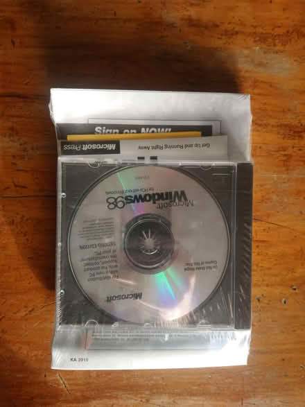 Photo of free New, unused Windows 98 SE disc (St Andrew's BS6) #2