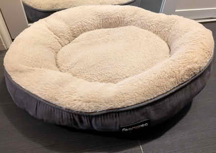Photo of free Large dog/cat bed (GU12) #1